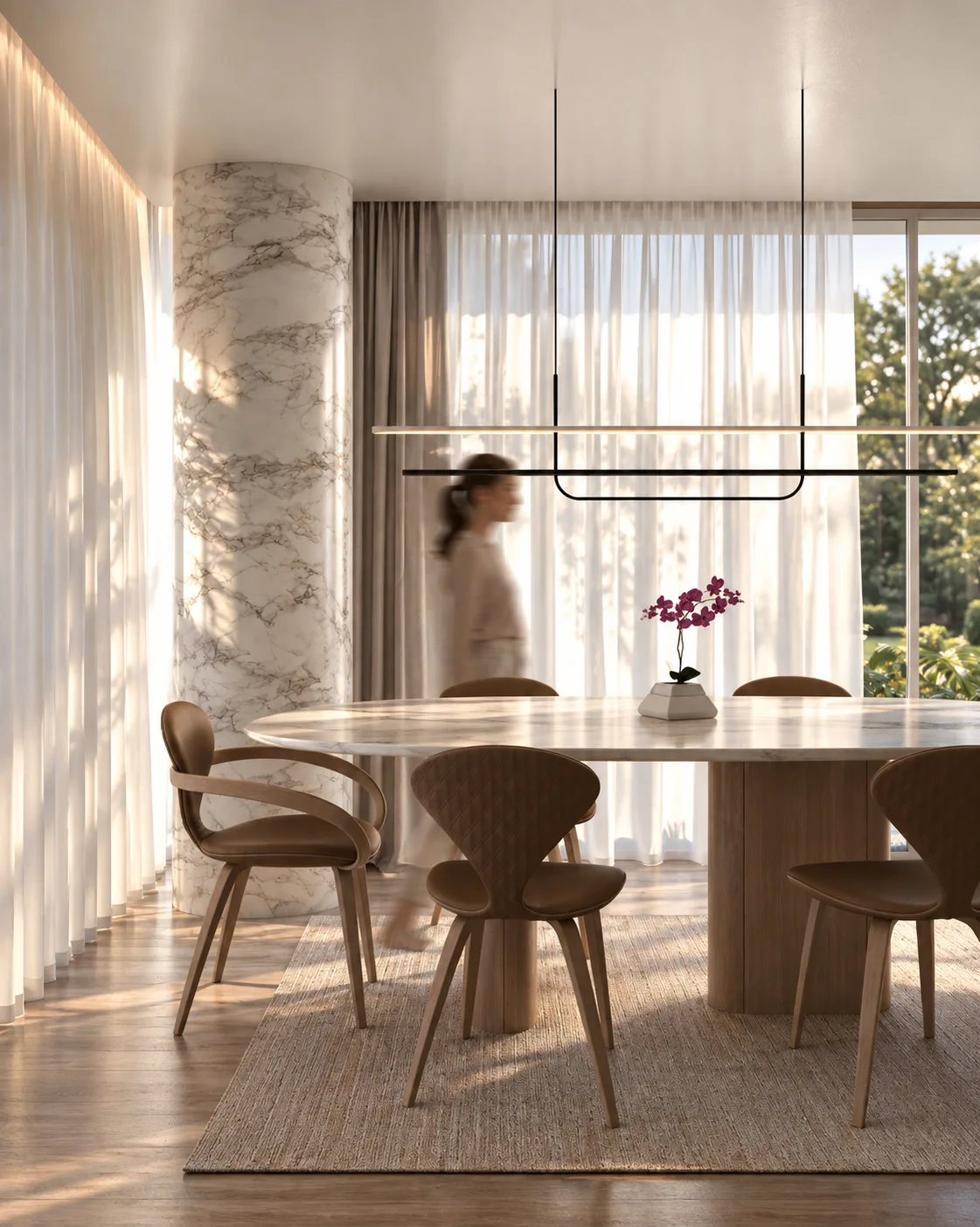 Perspectiva da sala de jantar Entrelaço, com mesa de mármore, cadeiras de madeira, coluna revestida em pedra e pessoa em movimento junto à janela.